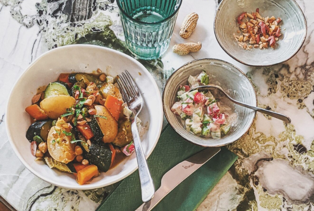 Illustration de Tajine de légumes de printemps – sauce raïta