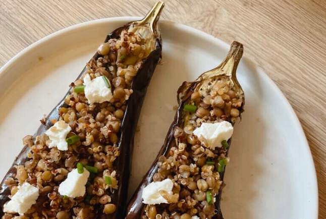 Illustration de Aubergines farcies au chèvre frais
