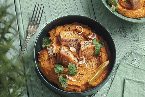 Illustration de Purée de carottes à l’orange, saumon et gingembre