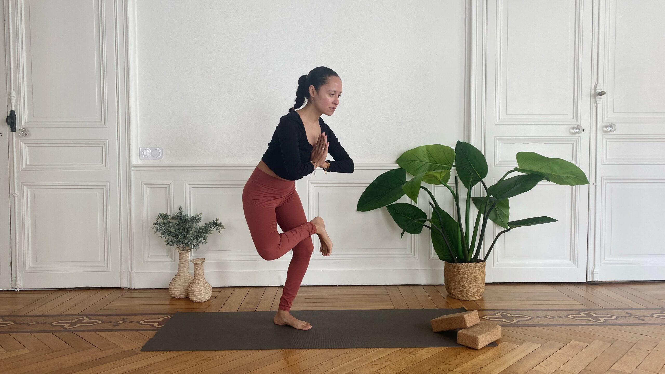 Vignette vidéo Vinyasa focus hanches