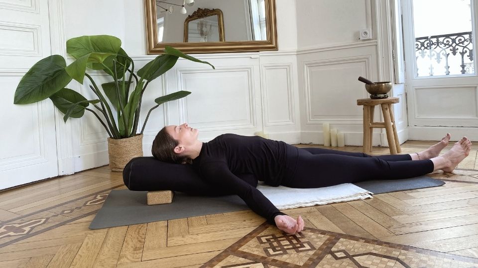 Vignette vidéo Se ressourcer avec le Yoga restorative